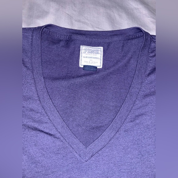 Victoria’s Secret PINK New York Yankees MLB Baseball V-Neck T-Shirt Size Large - Picture 3 of 8